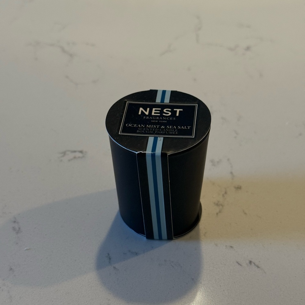 NEW! NEST Fragrances Ocean Mist & Sea Salt Mini Candle .95 oz